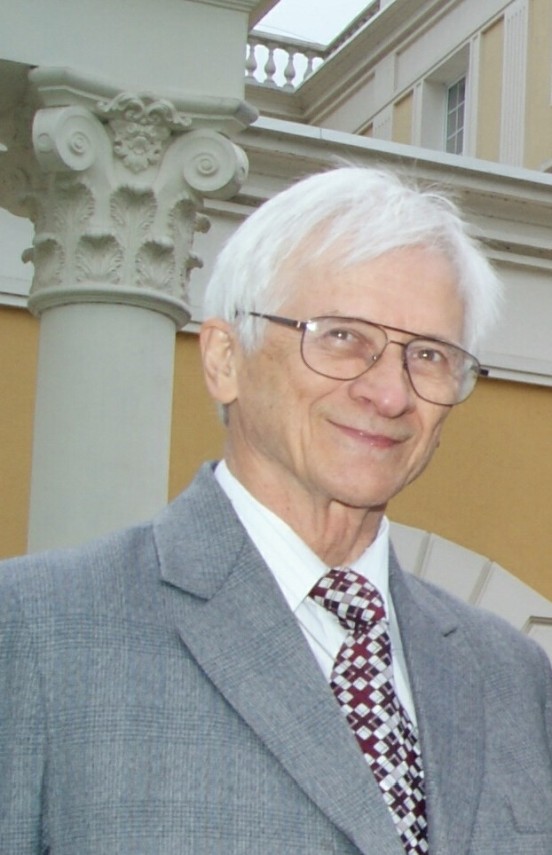 prof_dr_hab_Witold Plocharski